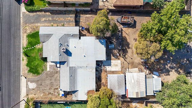 1535 Melrose Ave, Modesto, CA 95350