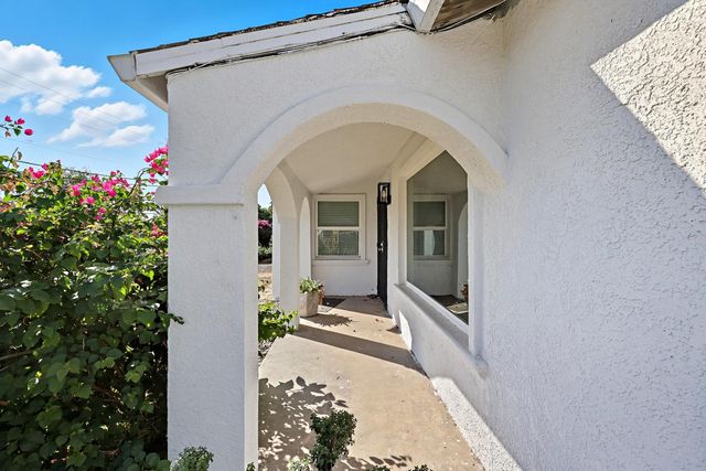 1535 Melrose Ave, Modesto, CA 95350