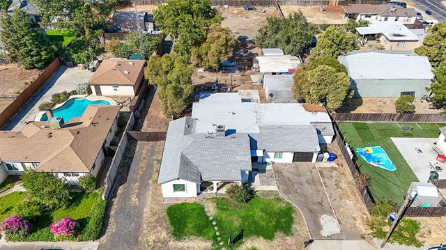 1535 Melrose Ave, Modesto, CA 95350