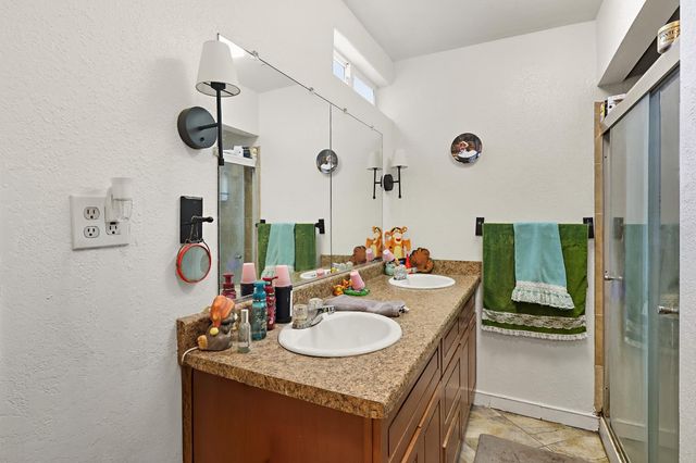 1535 Melrose Ave, Modesto, CA 95350