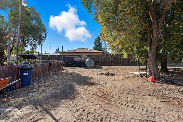 1535 Melrose Ave, Modesto, CA 95350