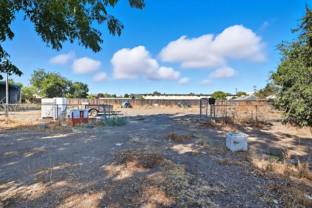 1535 Melrose Ave, Modesto, CA 95350