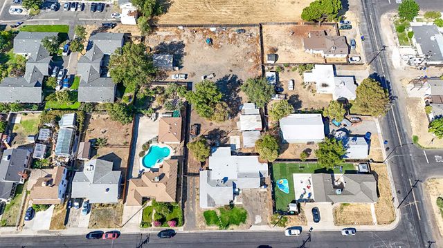 1535 Melrose Ave, Modesto, CA 95350