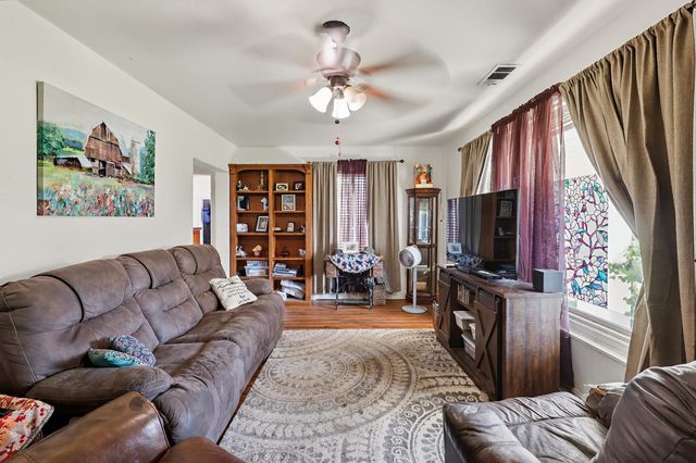 1535 Melrose Ave, Modesto, CA 95350