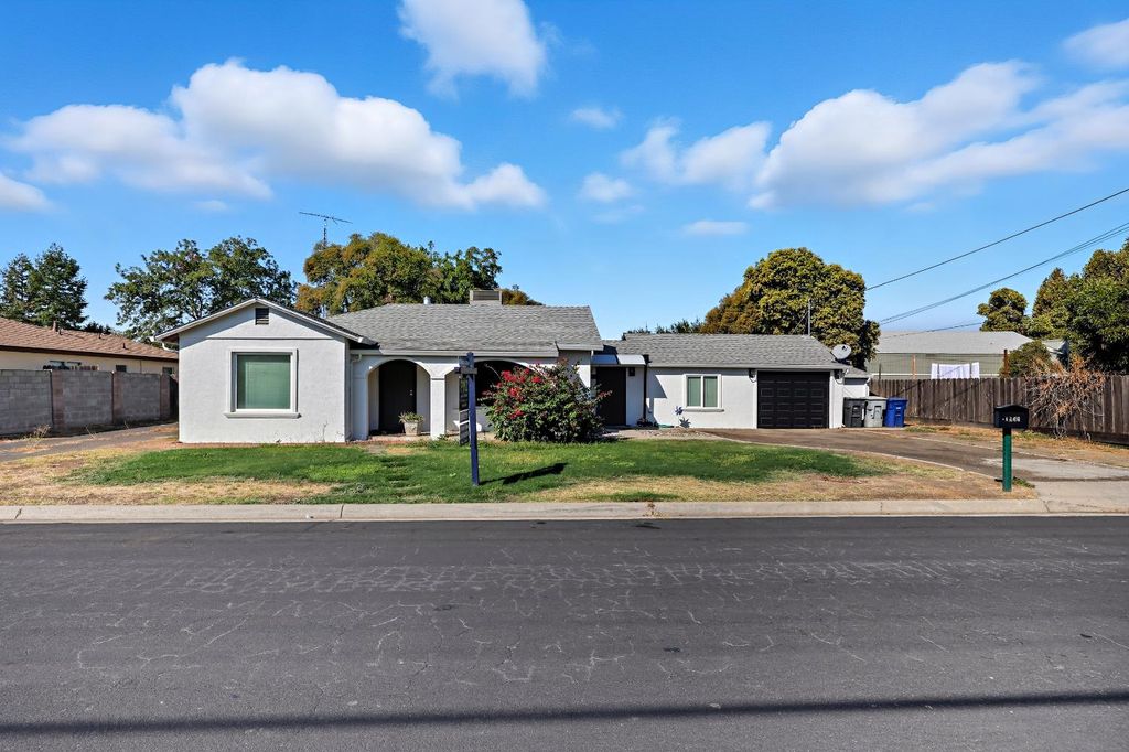 1535 Melrose Ave, Modesto, CA 95350