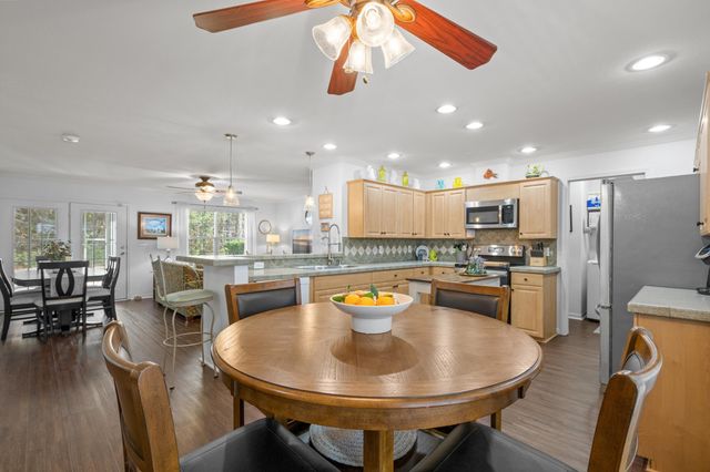 187 Lakeside Crossing Dr., Conway, SC 29526