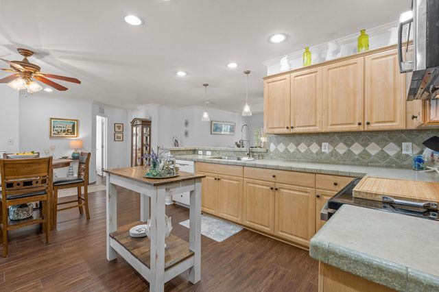 187 Lakeside Crossing Dr., Conway, SC 29526