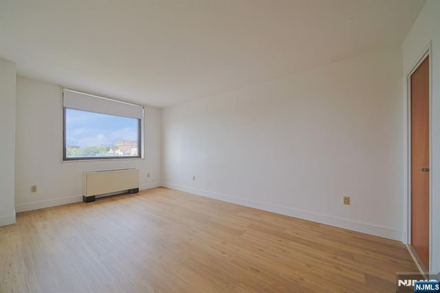 380 Mountain Road 713, Union City, NJ 07087