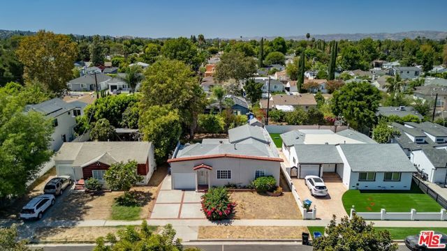 5945 Yarmouth Avenue, Los Angeles, CA 91316