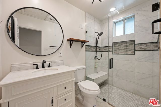 5945 Yarmouth Avenue, Los Angeles, CA 91316
