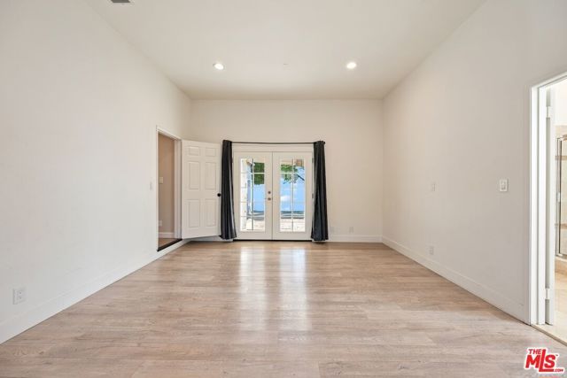 5945 Yarmouth Avenue, Los Angeles, CA 91316