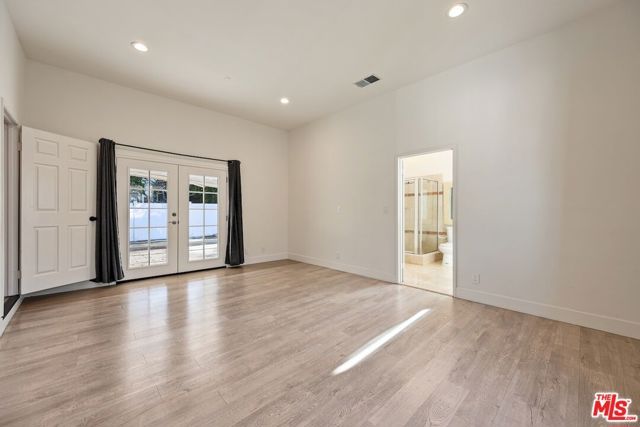 5945 Yarmouth Avenue, Los Angeles, CA 91316