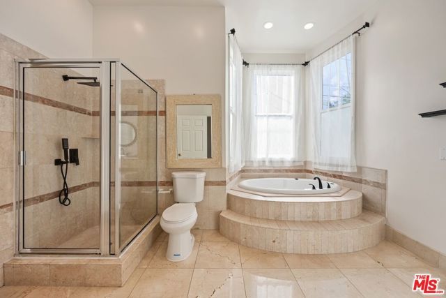 5945 Yarmouth Avenue, Los Angeles, CA 91316