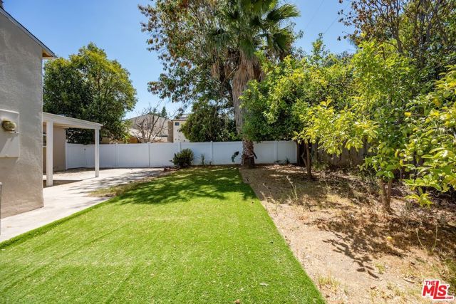 5945 Yarmouth Avenue, Los Angeles, CA 91316