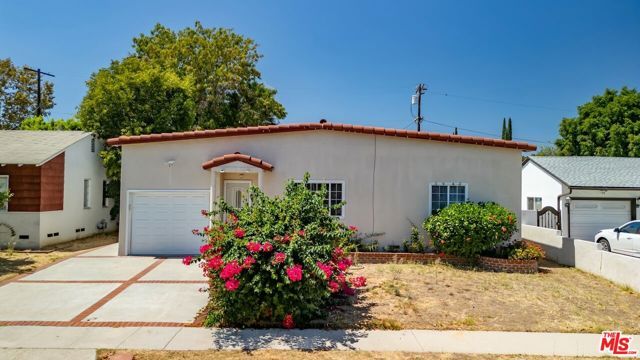 5945 Yarmouth Avenue, Los Angeles, CA 91316