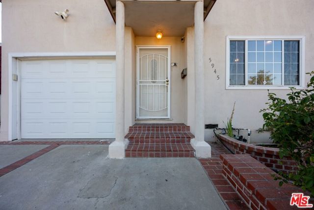 5945 Yarmouth Avenue, Los Angeles, CA 91316