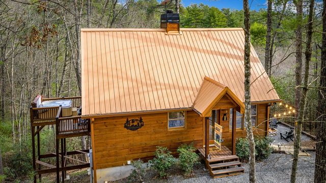 9 Dean Court, Blue Ridge, GA 30513