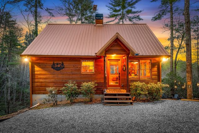 9 Dean Court, Blue Ridge, GA 30513