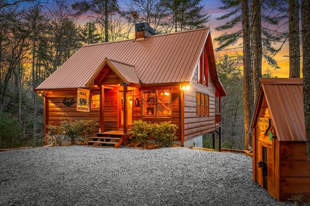 9 Dean Court, Blue Ridge, GA 30513