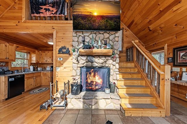 9 Dean Court, Blue Ridge, GA 30513