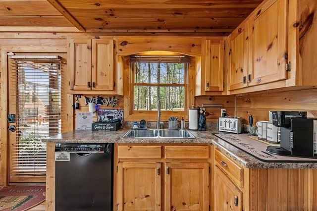 9 Dean Court, Blue Ridge, GA 30513