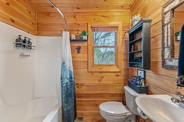 9 Dean Court, Blue Ridge, GA 30513