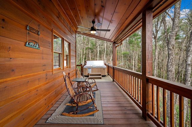 9 Dean Court, Blue Ridge, GA 30513