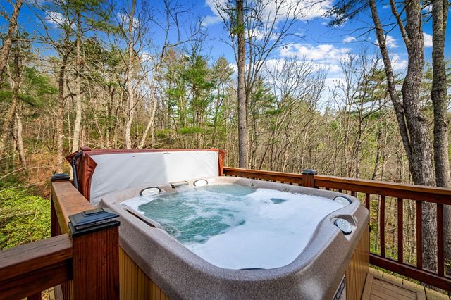 9 Dean Court, Blue Ridge, GA 30513