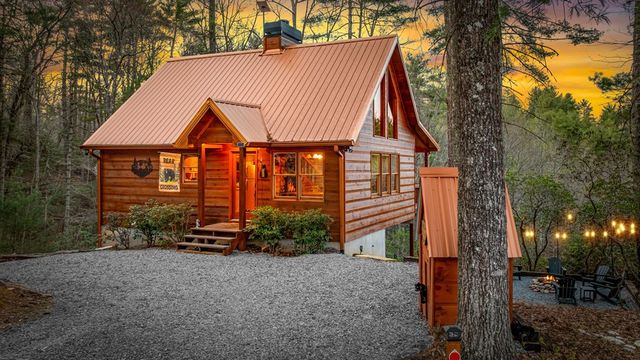 9 Dean Court, Blue Ridge, GA 30513