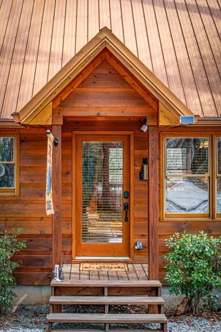 9 Dean Court, Blue Ridge, GA 30513