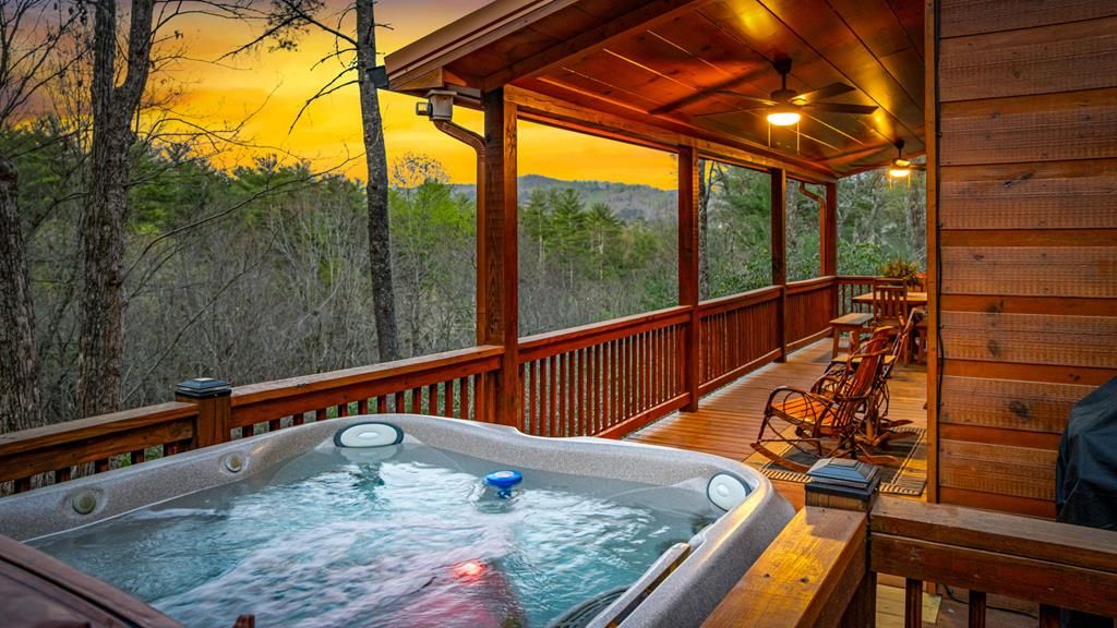 9 Dean Court, Blue Ridge, GA 30513