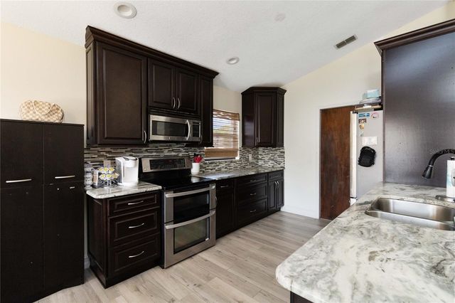 1647 RIVEREDGE ROAD, Oviedo, FL 32766