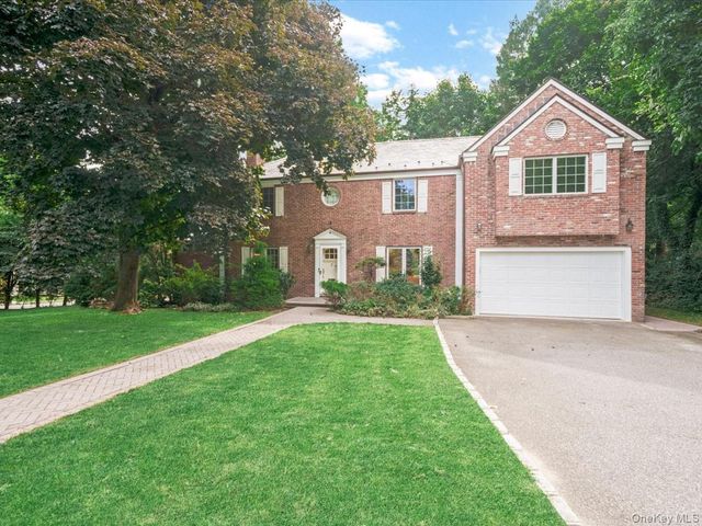 2 Amherst Road E, Great Neck, NY 11021