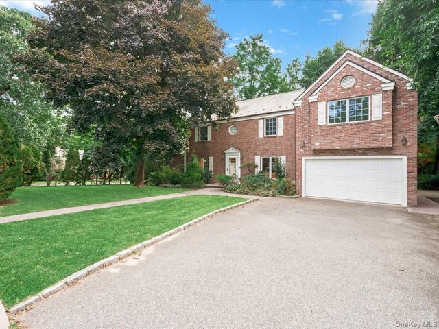 2 Amherst Road E, Great Neck, NY 11021