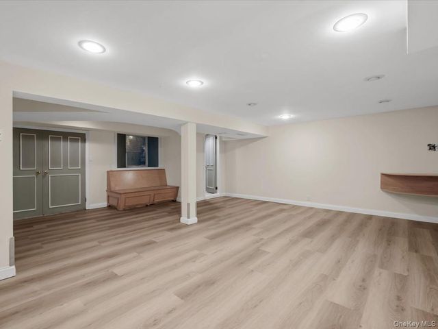 2 Amherst Road E, Great Neck, NY 11021