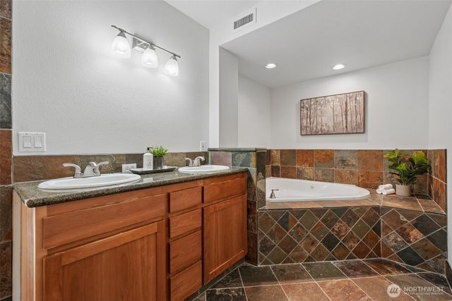 215 NE 386th Street, Woodland, WA 98674