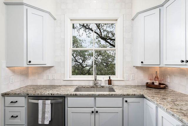 30044 Cloud View Drive, Bulverde, TX 78163