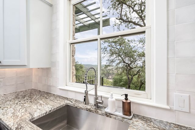 30044 Cloud View Drive, Bulverde, TX 78163