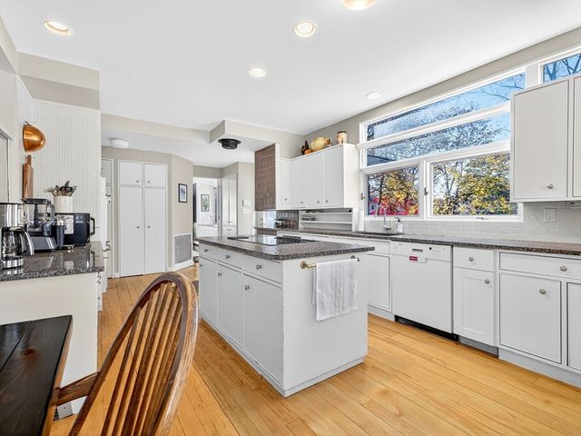 432 Dedham St, Newton, MA 02459