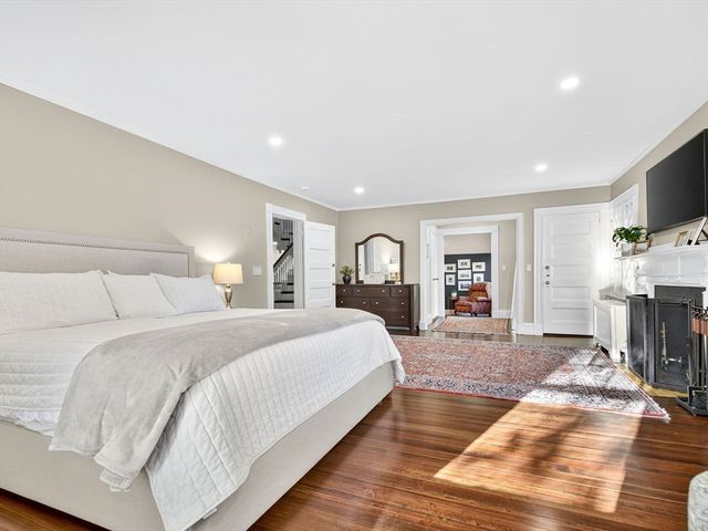 432 Dedham St, Newton, MA 02459