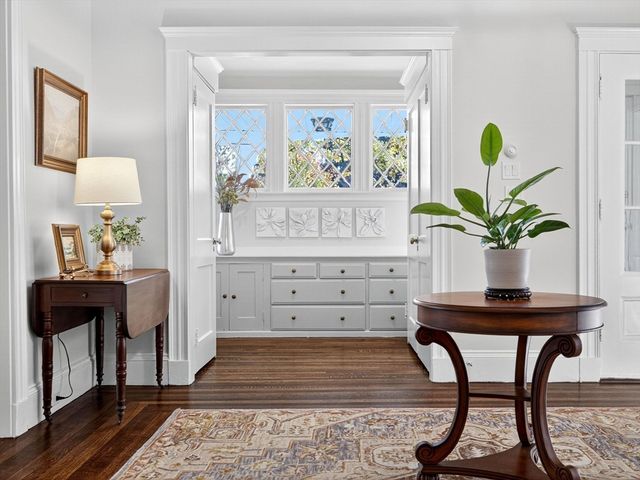 432 Dedham St, Newton, MA 02459