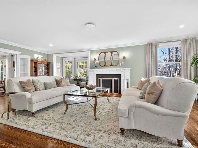 432 Dedham St, Newton, MA 02459