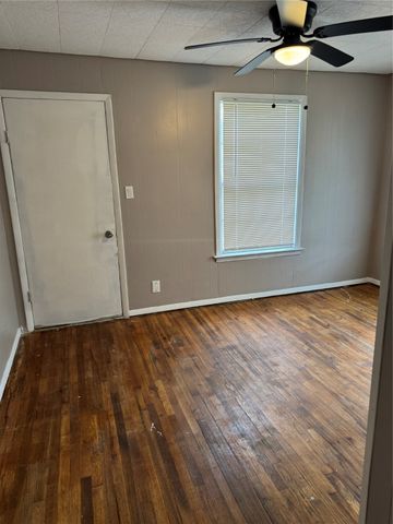 2341 Pine Bluff, Paris, TX 75460