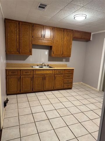 2341 Pine Bluff, Paris, TX 75460