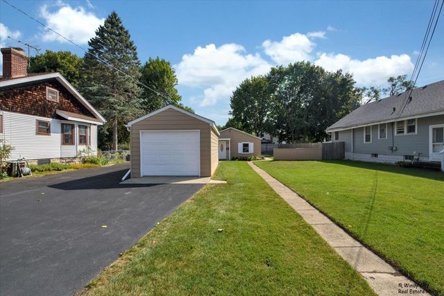115 Grant Street, Barrington, IL 60010