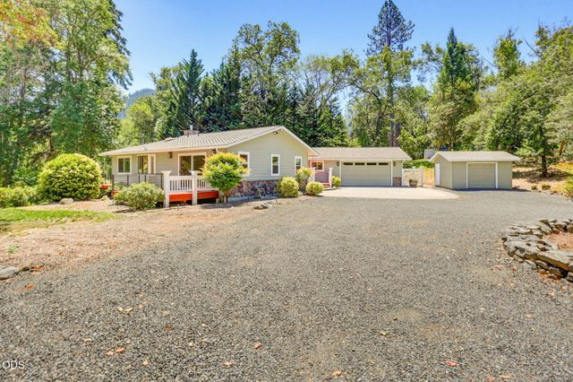 290 Chinook Park Lane, Grants Pass, OR 97527