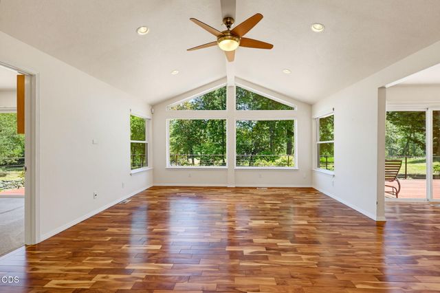 290 Chinook Park Lane, Grants Pass, OR 97527
