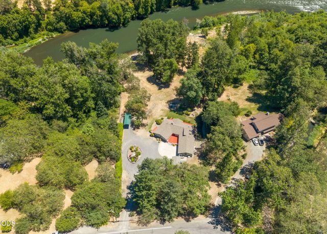 290 Chinook Park Lane, Grants Pass, OR 97527