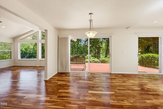 290 Chinook Park Lane, Grants Pass, OR 97527