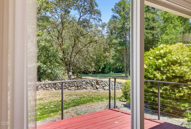 290 Chinook Park Lane, Grants Pass, OR 97527